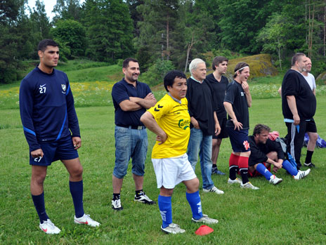 Spelarna i killarnas fotbollslag var lagom avspända inför uppgiften.