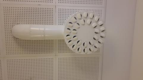 Att ventilationen tror att den egentligen är en dusch kan eventuellt ha en viss inverkan på funktionen.